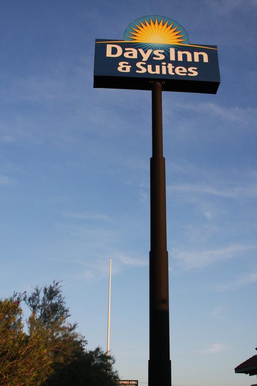 Days Inn & Suites By Wyndham Needles Exterior foto
